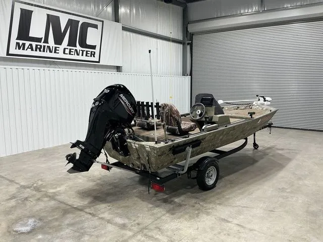 Slide: The Image of Tracker 1648 SC 2024 - 12