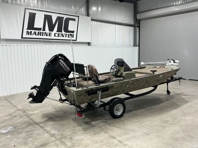 Slide: The Image of Tracker 1648 SC 2024 - 13