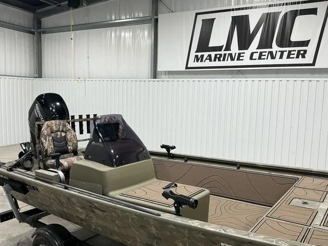 Slide: The Image of Tracker 1648 SC 2024 - 14