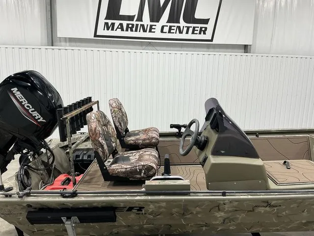 Slide: The Image of Tracker 1648 SC 2024 - 5