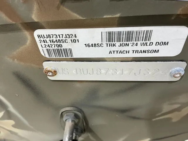 Slide: The Image of Tracker 1648 SC 2024 - 9