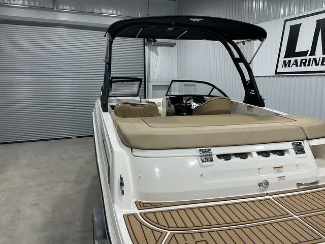 Slide: The Image of Bayliner VR5 Bowrider 2022 - 13