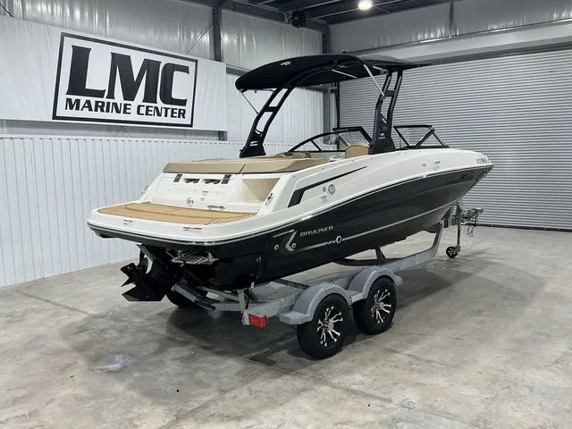 Slide: The Image of Bayliner VR5 Bowrider 2022 - 16