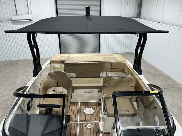 Slide: The Image of Bayliner VR5 Bowrider 2022 - 20
