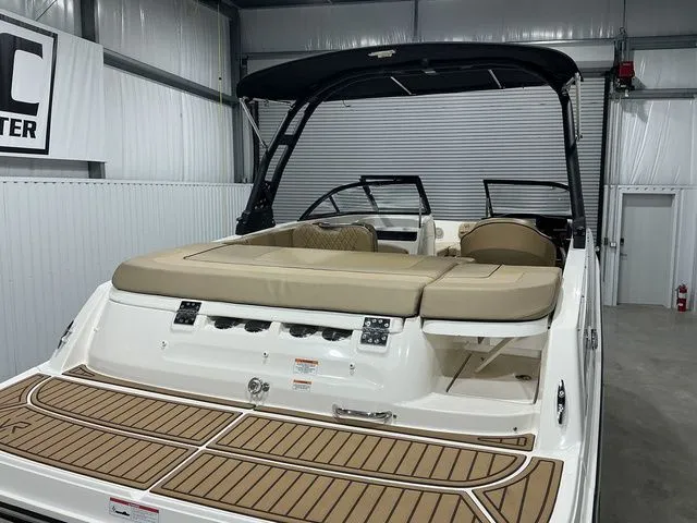 Slide: The Image of Bayliner VR5 Bowrider 2022 - 26