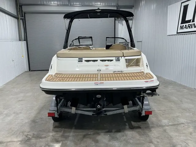 Slide: The Image of Bayliner VR5 Bowrider 2022 - 4