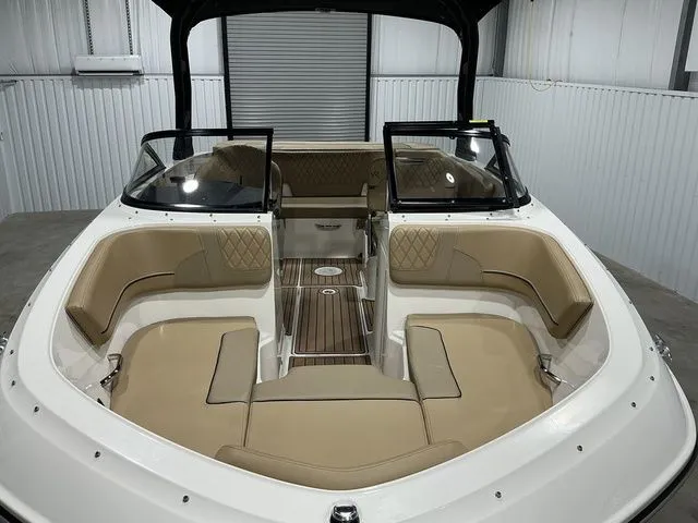 Slide: The Image of Bayliner VR5 Bowrider 2022 - 6
