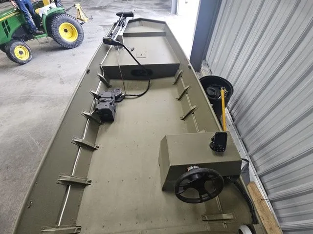 Slide: The Image of Lowe 164AM 2023 - 6