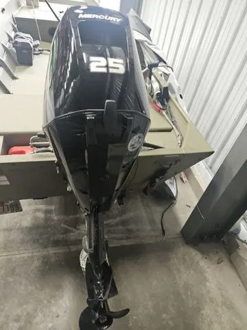 Slide: The Image of Lowe 164AM 2023 - 9