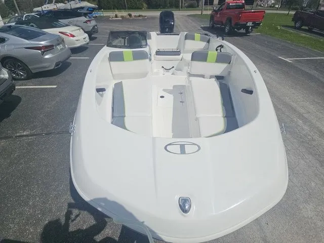 Slide: The Image of Tracker TAHOE T16 2021 - 5