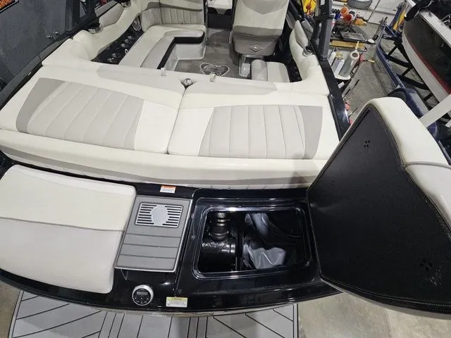 Slide: The Image of Malibu 22mxz 2012 - 15