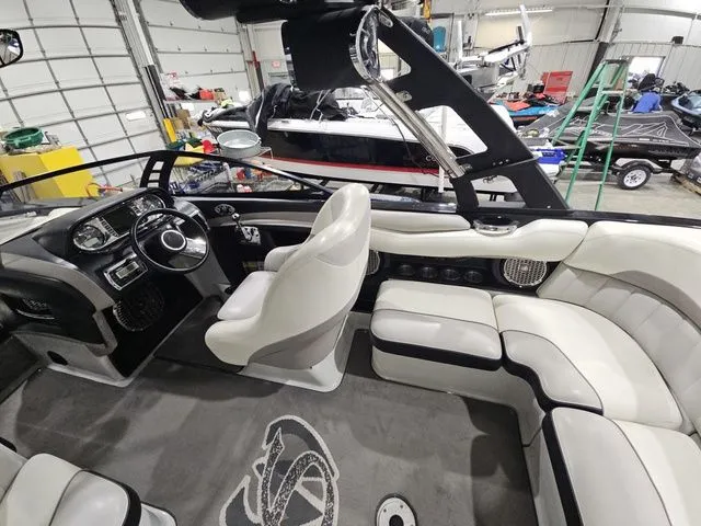 Slide: The Image of Malibu 22mxz 2012 - 22