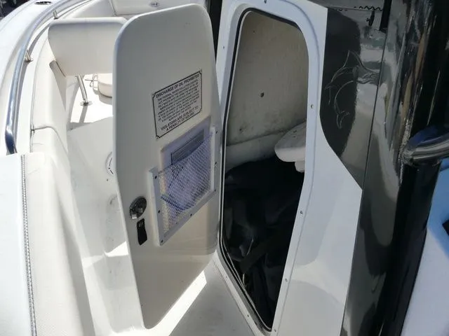 Slide: The Image of Sea Hunt Ultra 239 SE 2023 - 13