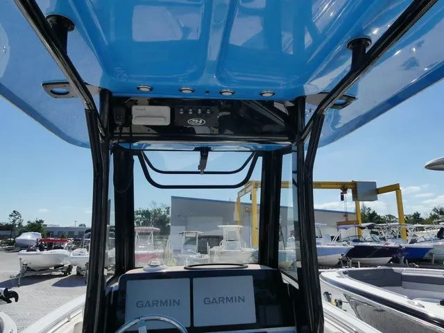 Slide: The Image of Sea Hunt Ultra 239 SE 2023 - 14