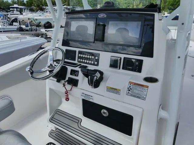 Slide: The Image of Sea Fox 288 Commander 2021 - 11
