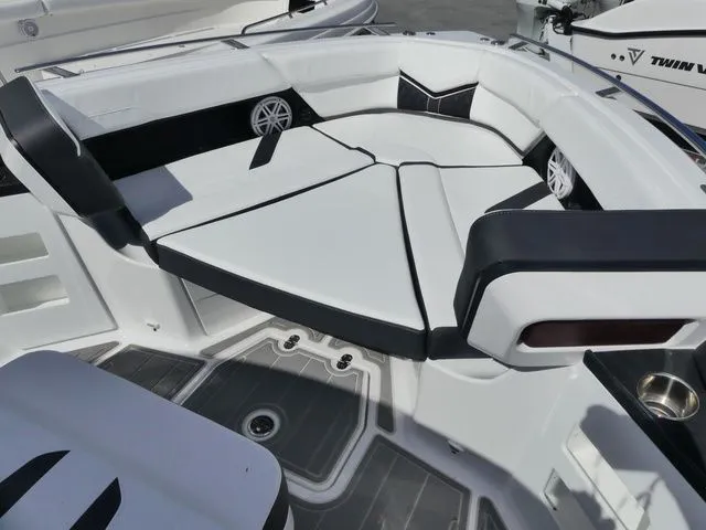 Slide: The Image of Monterey Elite 30 OB 2026 - 18