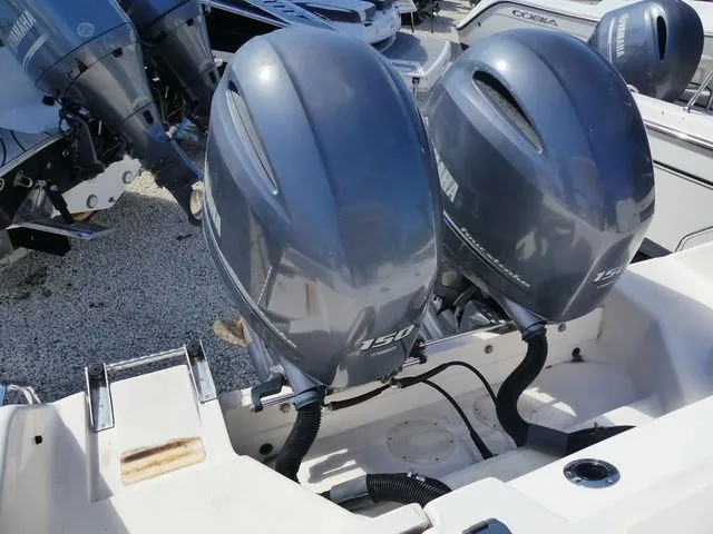 Slide: The Image of Grady-White Freedom 255 2016 - 4