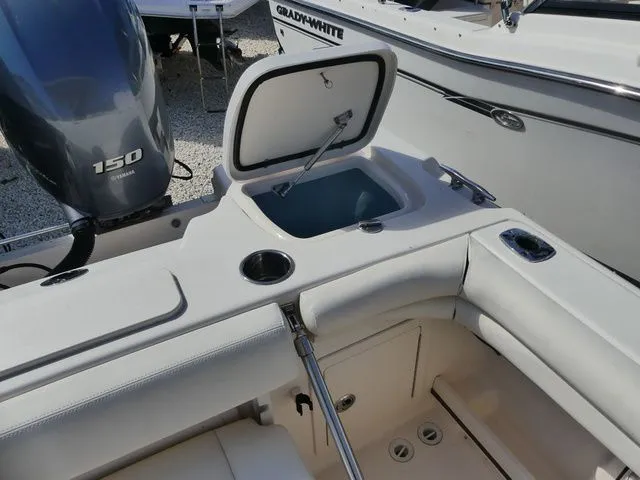 Slide: The Image of Grady-White Freedom 255 2016 - 6