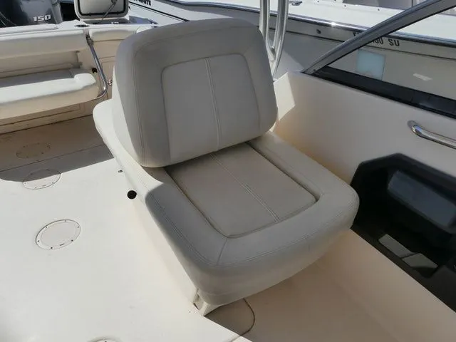 Slide: The Image of Grady-White Freedom 255 2016 - 8