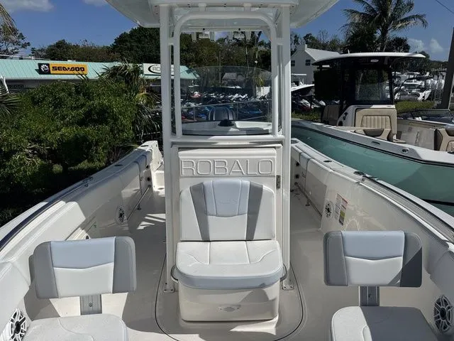 Slide: The Image of Robalo R230 Center Console 2026 - 15