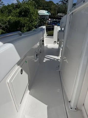 Slide: The Image of Robalo R230 Center Console 2026 - 17