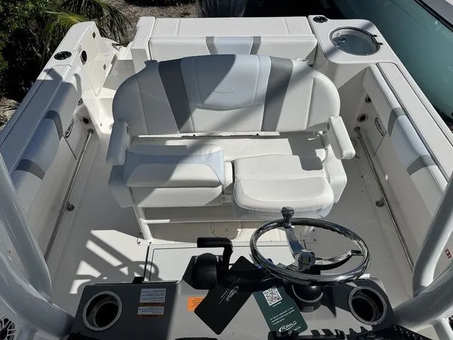 Slide: The Image of Robalo R230 Center Console 2026 - 20