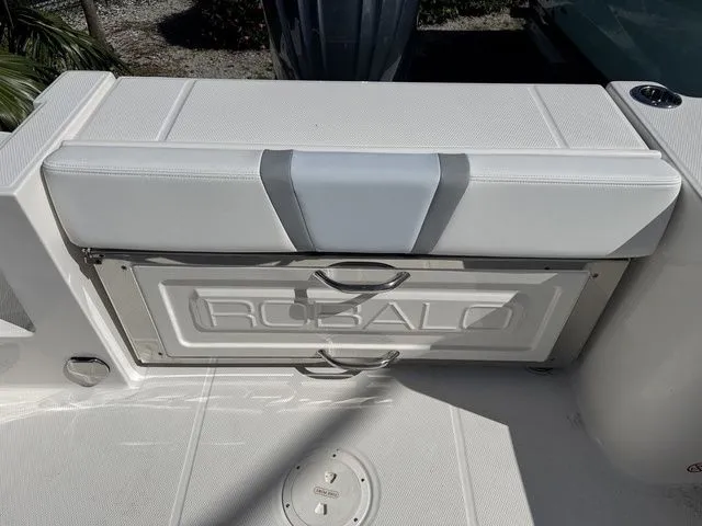 Slide: The Image of Robalo R230 Center Console 2026 - 23