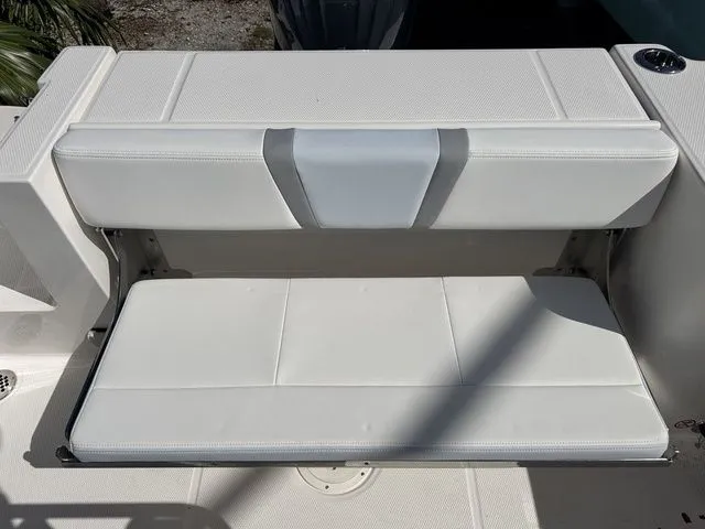 Slide: The Image of Robalo R230 Center Console 2026 - 24