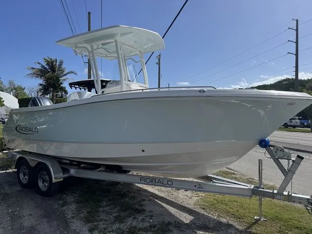 Slide: The Image of Robalo R230 Center Console 2026 - 3