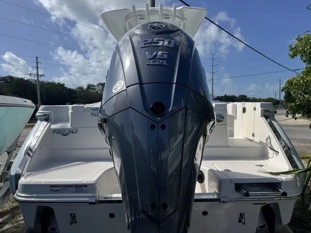 Slide: The Image of Robalo R230 Center Console 2026 - 4