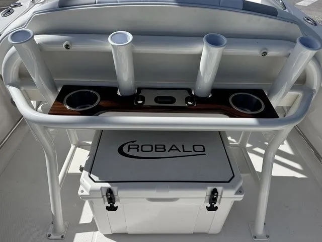 Slide: The Image of Robalo R230 Center Console 2026 - 8