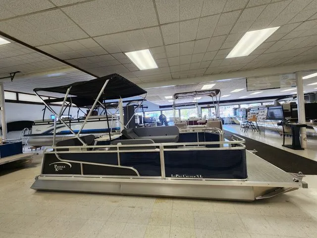 Slide: The Image of Paddle King Lo Pro Cruiser XL - DEAL PENDING 2026 - 5