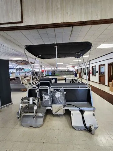 Slide: The Image of Paddle King Lo Pro Cruiser XL - DEAL PENDING 2026 - 7