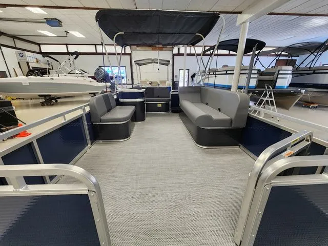 Slide: The Image of Paddle King Lo Pro Cruiser XL - DEAL PENDING 2026 - 9