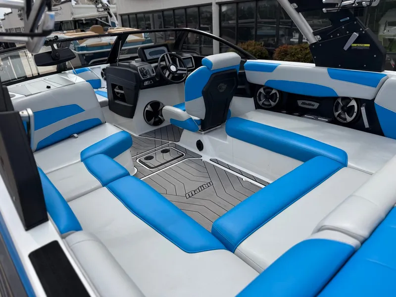 Slide: The Image of Malibu Wakesetter 22 LSV 2019 - 11