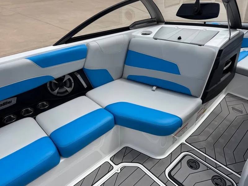 Slide: The Image of Malibu Wakesetter 22 LSV 2019 - 12