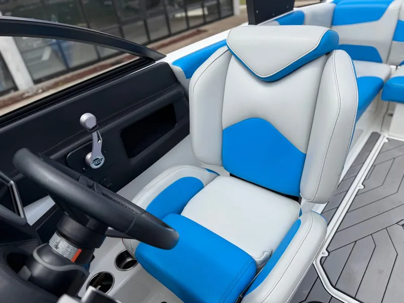 Slide: The Image of Malibu Wakesetter 22 LSV 2019 - 17