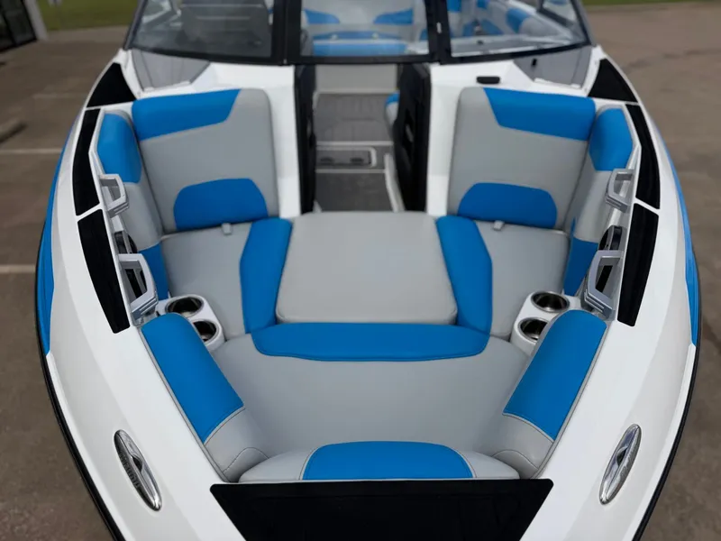Slide: The Image of Malibu Wakesetter 22 LSV 2019 - 19