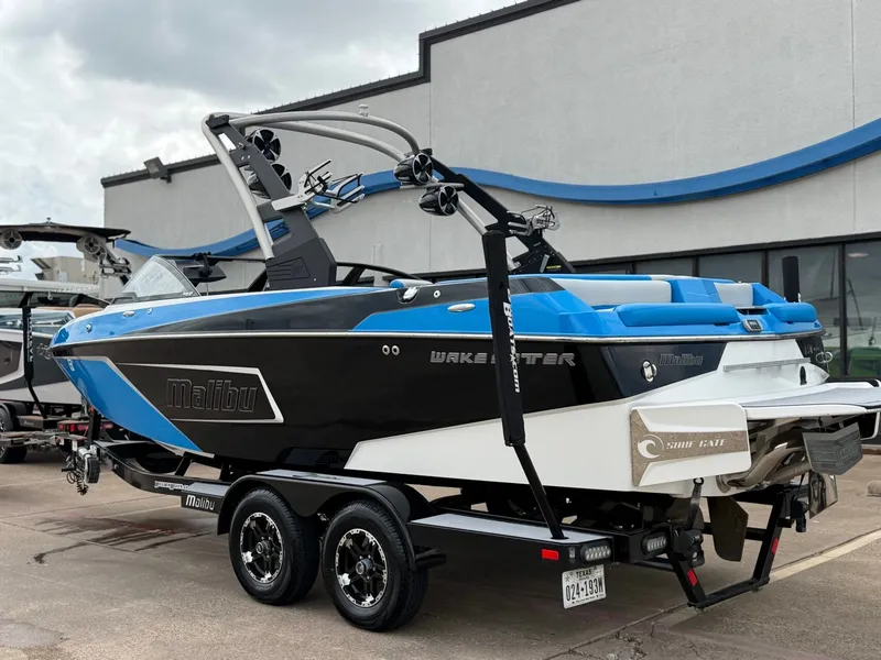 Slide: The Image of Malibu Wakesetter 22 LSV 2019 - 3