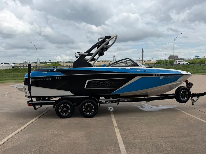 Slide: The Image of Malibu Wakesetter 22 LSV 2019 - 6