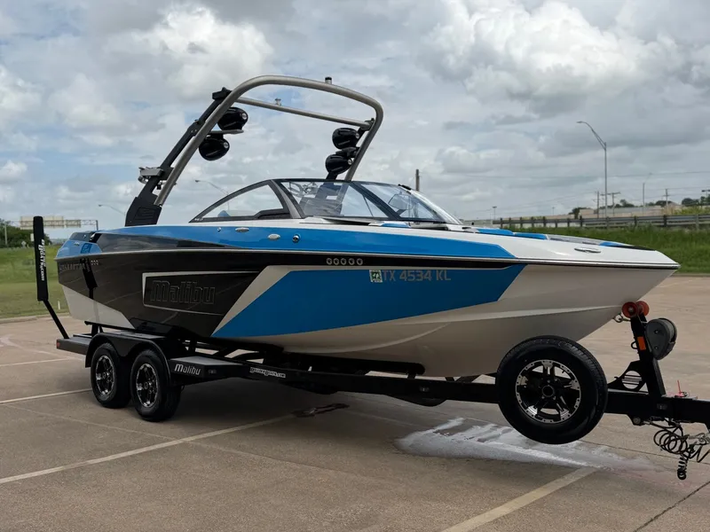 Slide: The Image of Malibu Wakesetter 22 LSV 2019 - 7