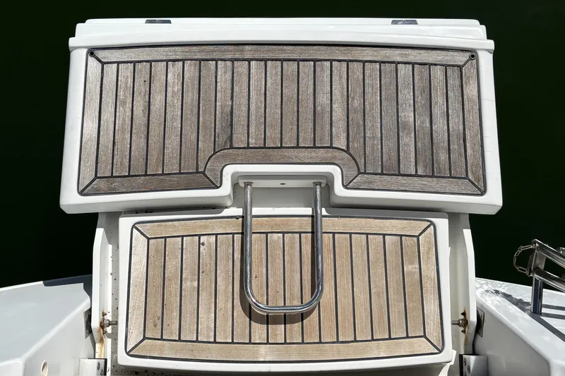 Slide: The Image of 2008 Wauquiez Centurion 40S with swim platform and swim ladder. - 20