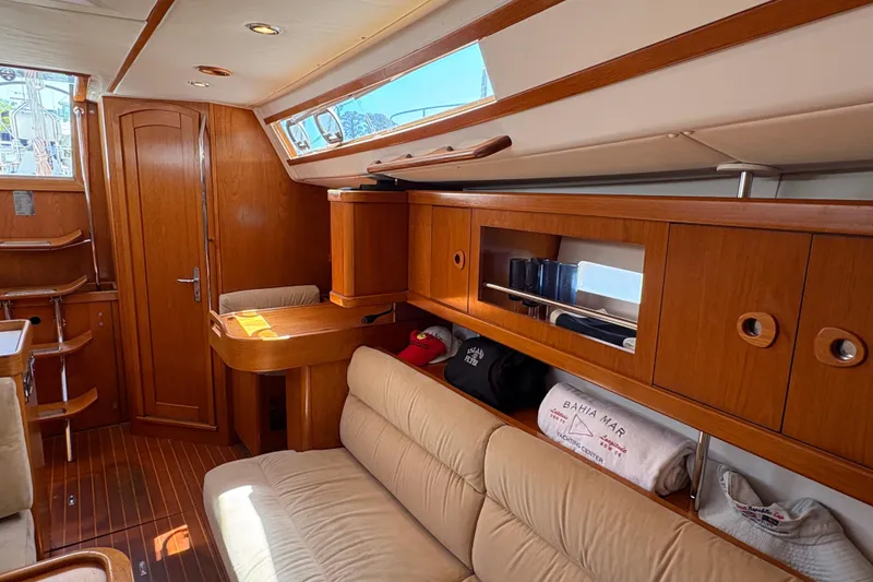 Slide: The Image of 2008 Wauquiez Centurion 40s salon - 34