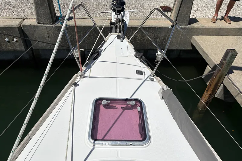 Slide: The Image of Bow view of 2008 Wauquiez Centurion 40s yacht docked at marina. - 9