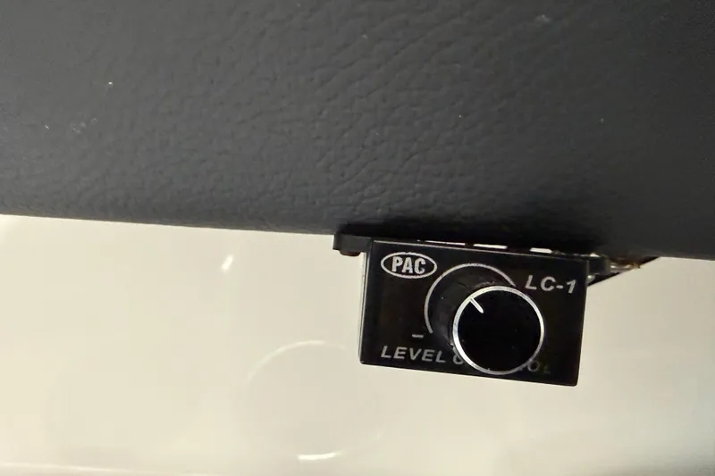 Slide: The Image of 2021 Regal LS4 Surf boat identification plate with serial number RGMDF454B121. - 18