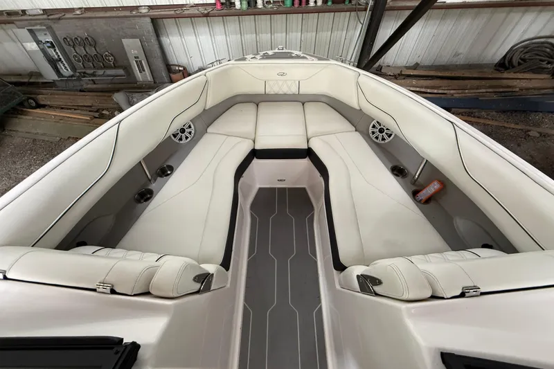 Slide: The Image of PAC LC-1 level control knob in 2021 Regal LS4 Surf boat. - 20