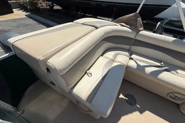 Slide: The Image of Beige and gray seating on a 2015 Sweetwater 2086 BW boat. - 14