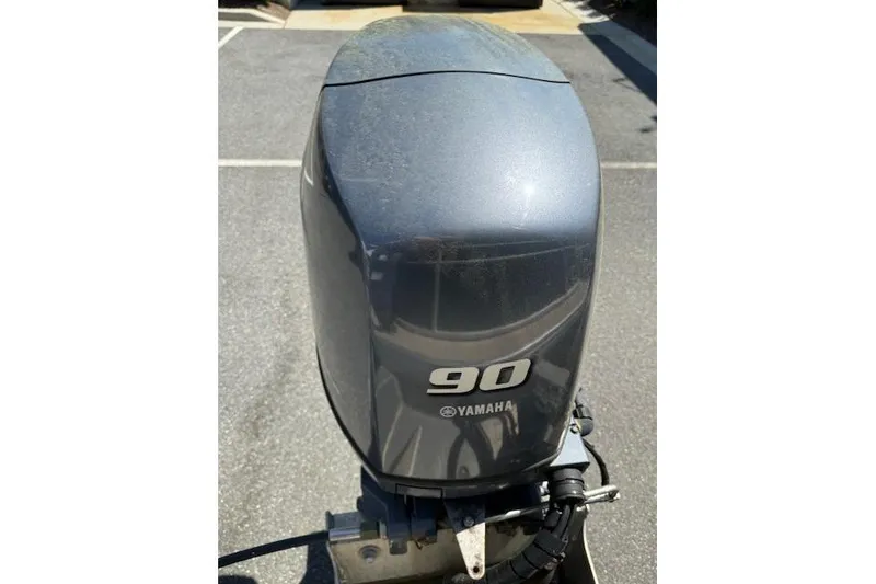 Slide: The Image of Yamaha 90 horsepower outboard motor on a 2015 Sweetwater 2086 BW boat. - 4