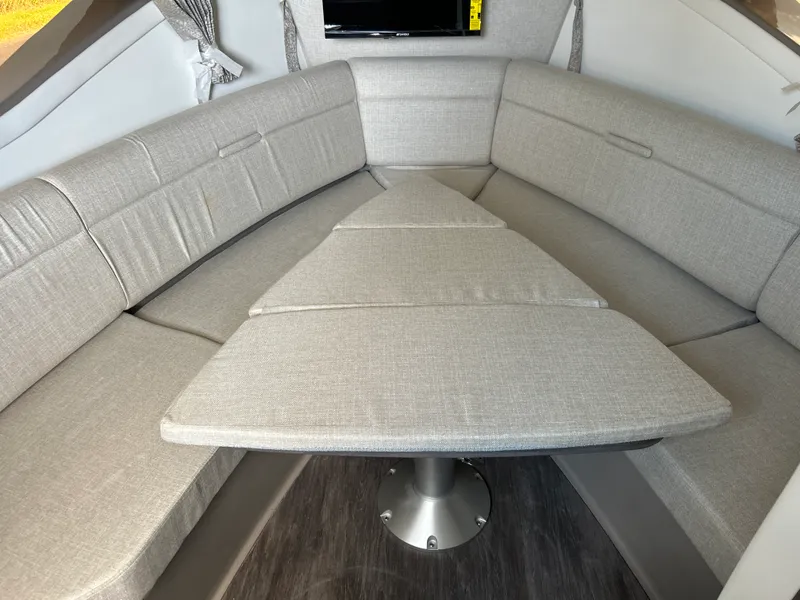 Slide: The Image of Sea Ray Sundancer 320 2027 - 42