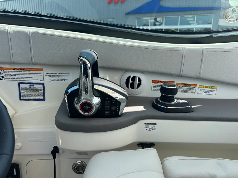 Slide: The Image of Sea Ray Sundancer 320 2027 - 25